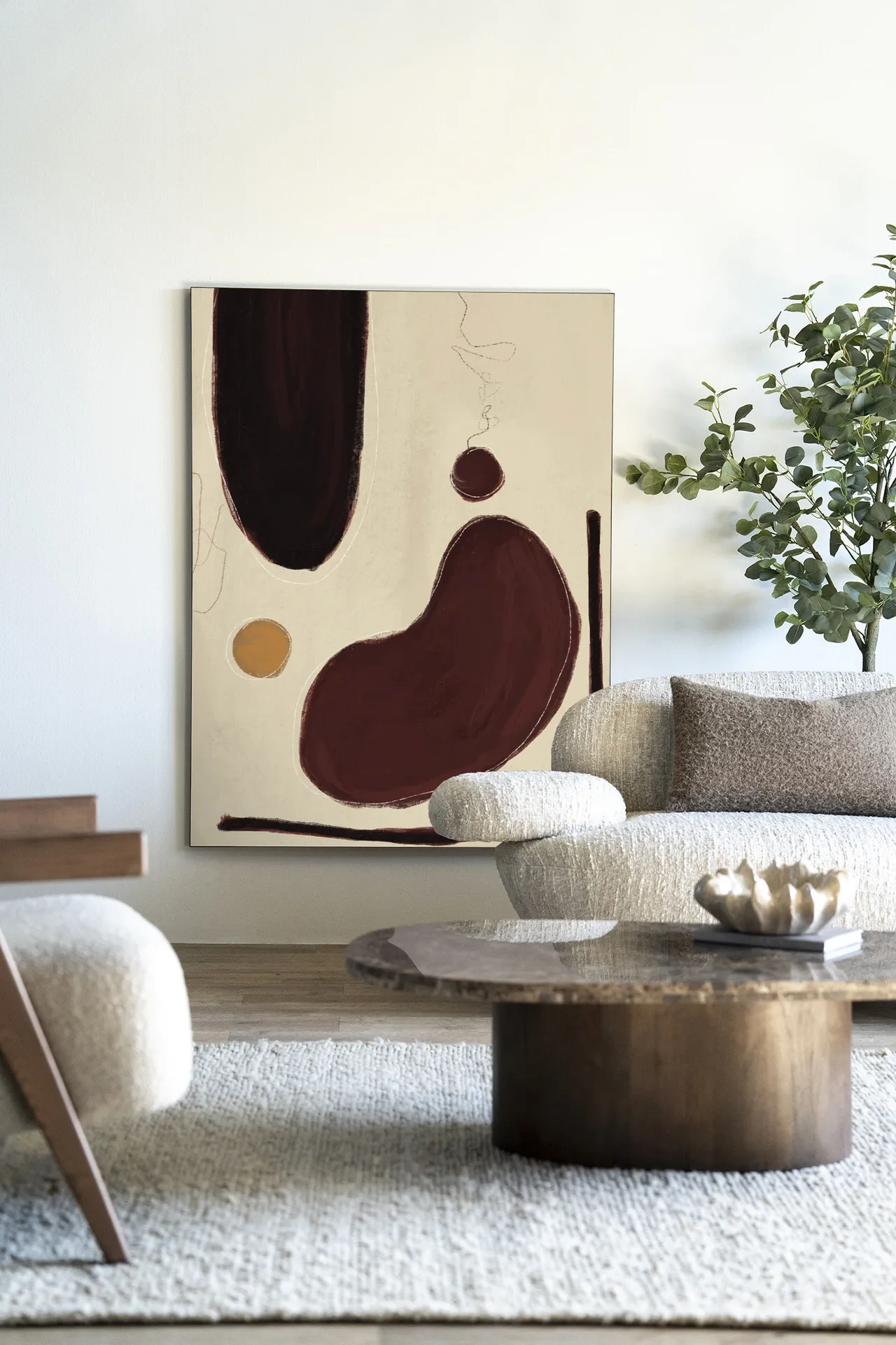 Wandtuch Sendai in einem modernen Wohnzimmer mit beigefarbener Couch, Couchtisch und Teppich - Urban Cotton