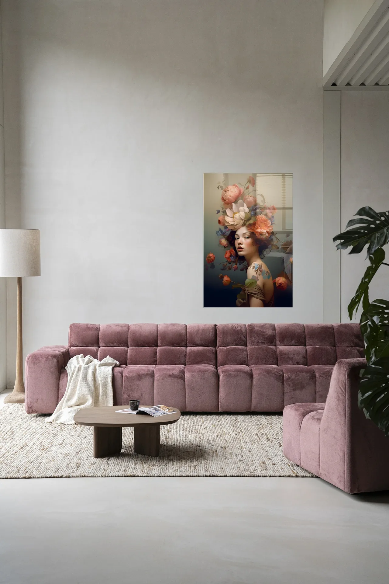 Wandteppich Vintage Flower Girl in einem modernen Wohnzimmer mit rosa Sofa und Couchtisch aus Holz - Urban Cotton