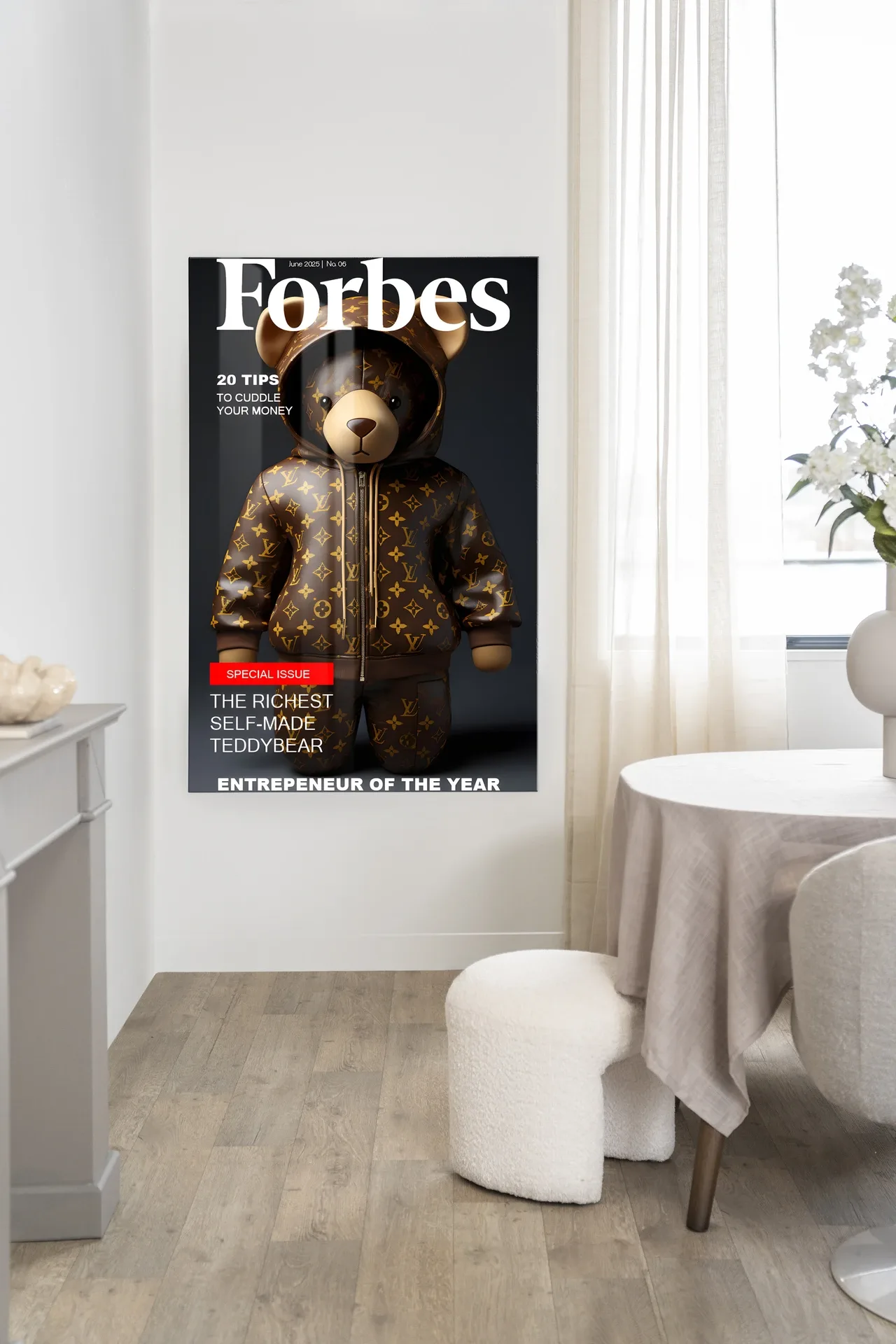 Wandteppich Selfmade Teddybear - Urban Cotton hängt an einer weißen Wand in einem modernen Interieur
