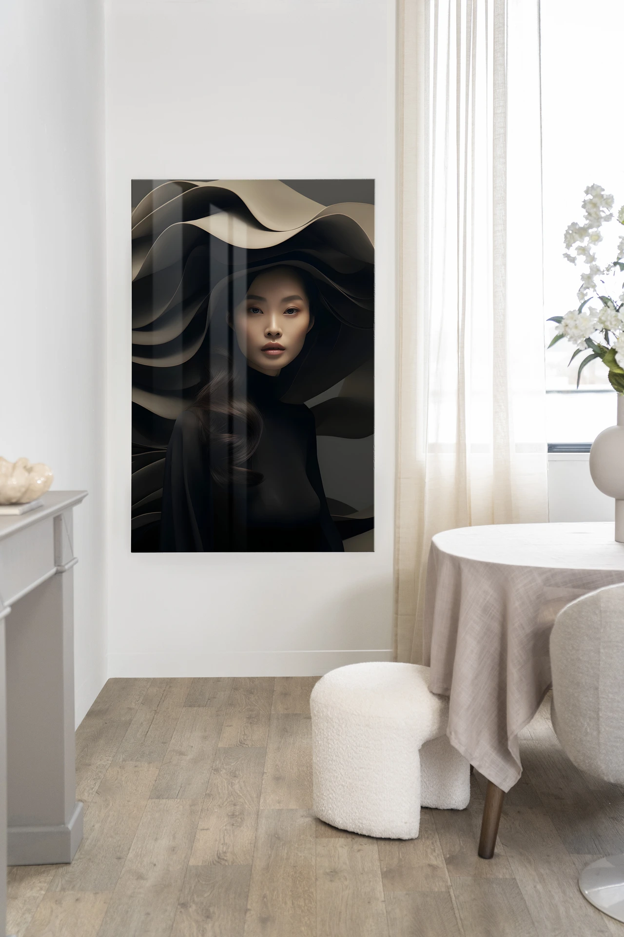 Wandteppich Dark Flow - Urban Cotton in einem modernen Interieur mit Esstisch und Hocker