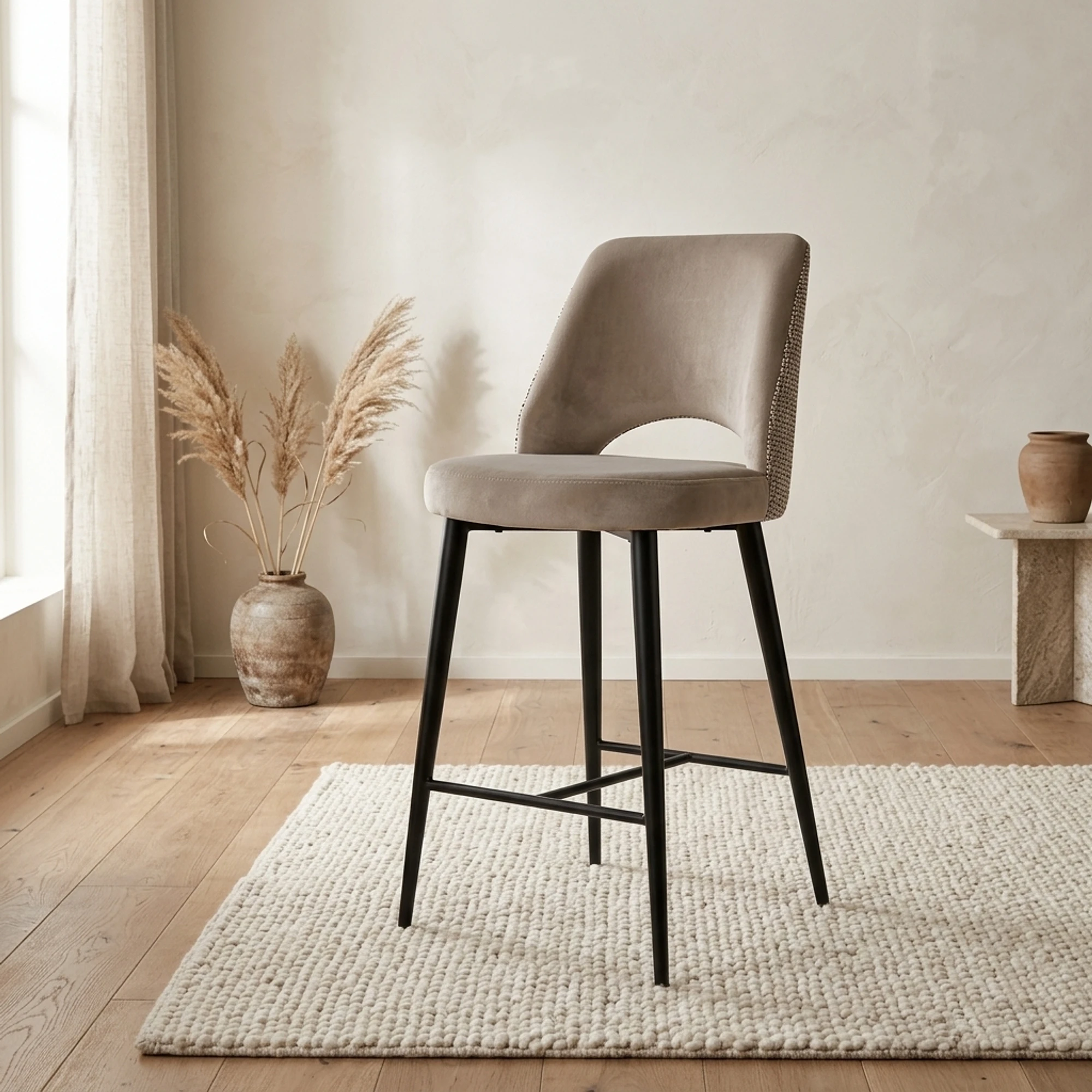 Thekenstuhl Tabitha trendy nature feuerhemmend - Richmond Interiors