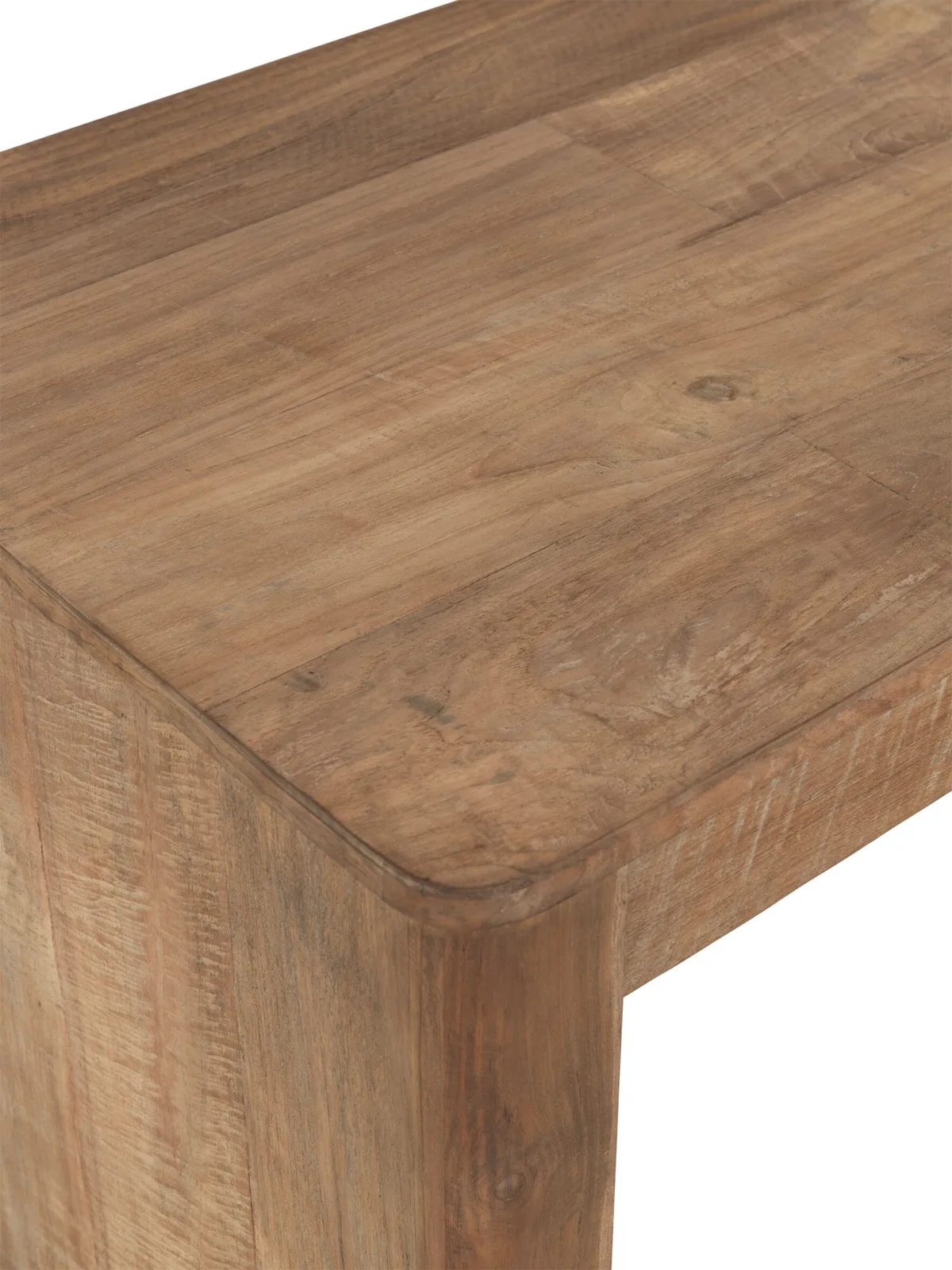 Detailopname van de hoek van Bureau Bliss, met de houtnerf en afgeronde randen duidelijk zichtbaar - DTP Home