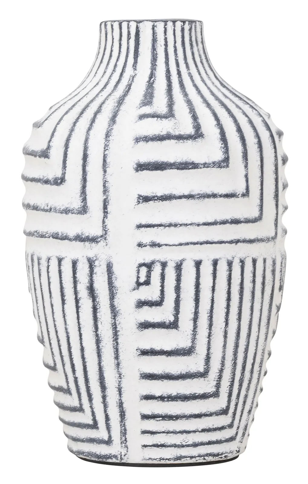 Vase Braga mit einer weißen Oberfläche und einem Muster aus dunklen, eckigen Linien, auf weißem Hintergrund - MUST Living