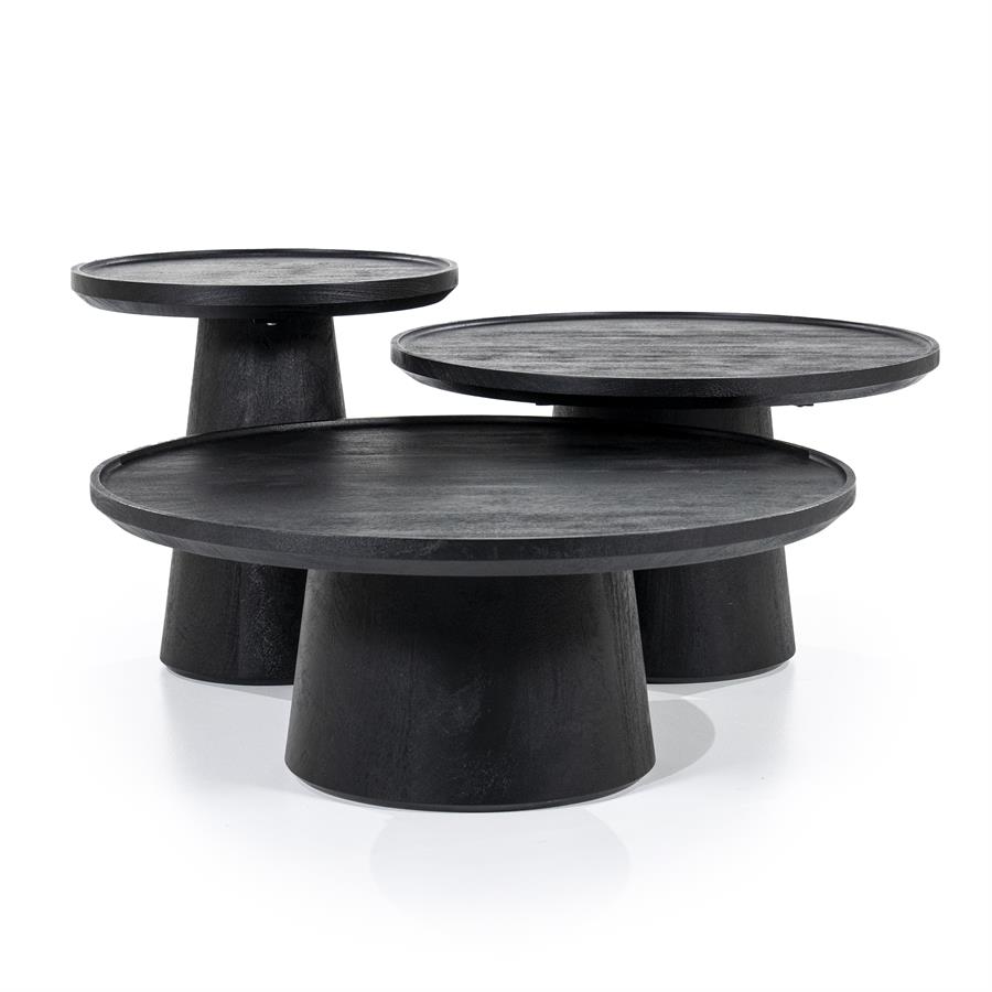 Drei schwarze Couchtisch Ron Mangoholz mit runden Platten und konischen Beinen auf weißem Hintergrund - Eleonora