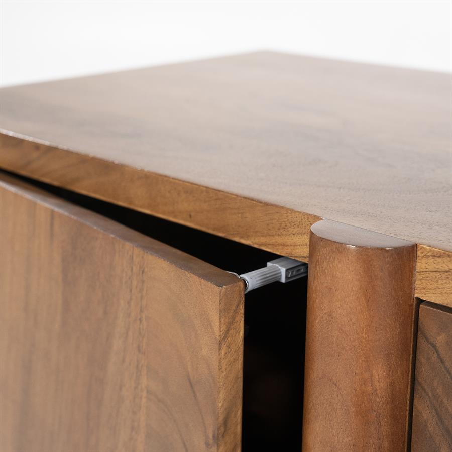 Detailaufnahme des Sideboard Julian, eine offene Schublade mit dem Soft-Close-System - Eleonora