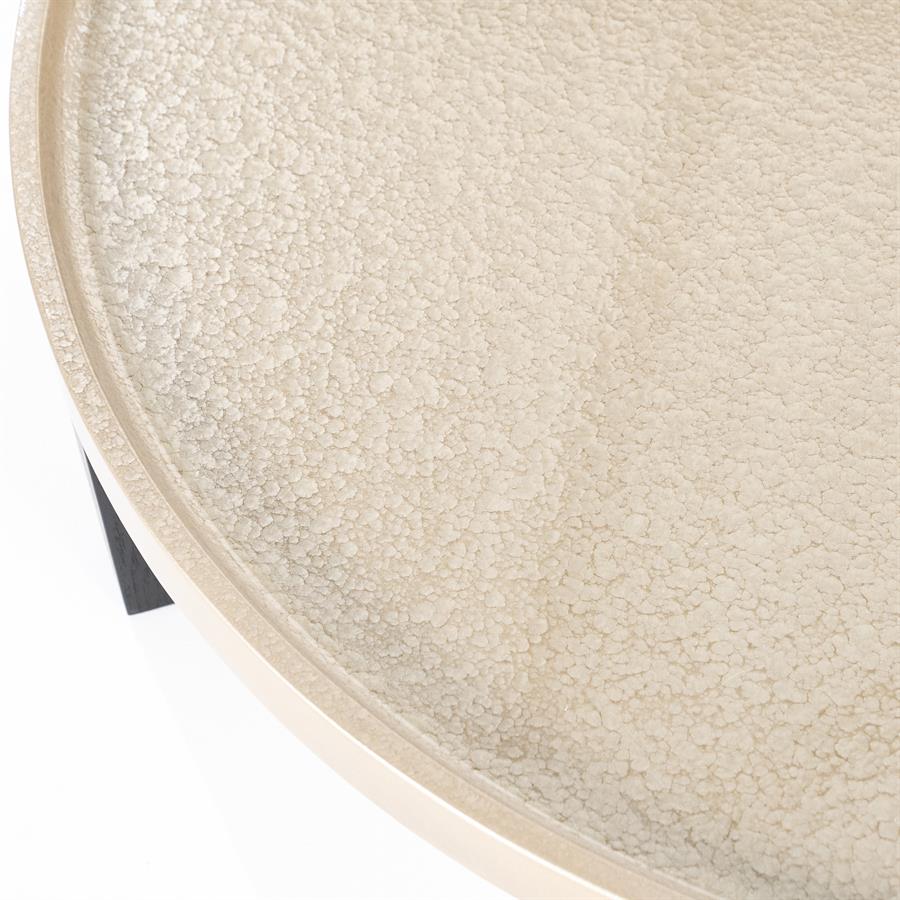 Detailaufnahme der Tischplatte des Couchtischs Mayson MDF mit einer hellen Struktur - Eleonora
