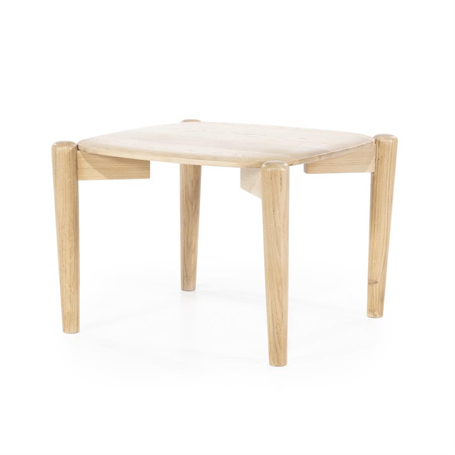 Couchtisch Selbu small Eiche auf weißem Hintergrund, aus einem niedrigen Blickwinkel fotografiert - Eleonora