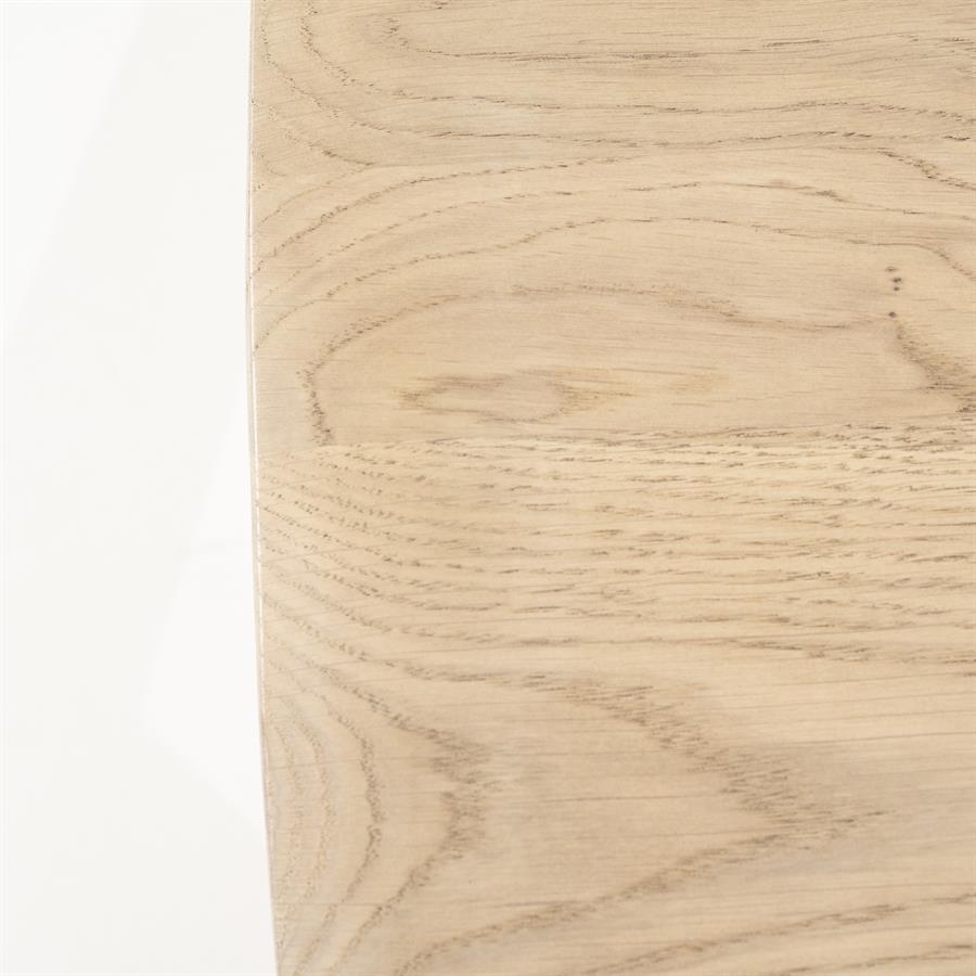 Nahaufnahme des Couchtisch Selbu medium Eiche, mit der Maserung und Textur des Holzes - Eleonora