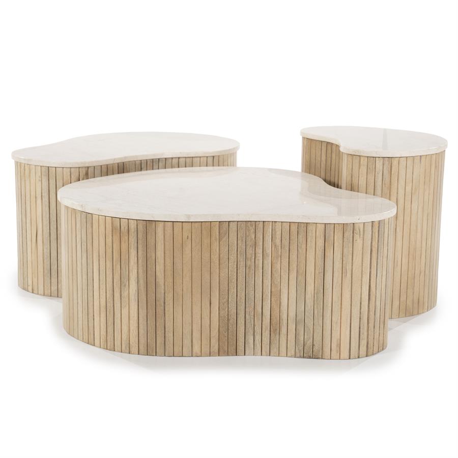 Drei Couchtische Kira Medium Mangoholz mit hellen Platten, auf weißem Hintergrund - Eleonora