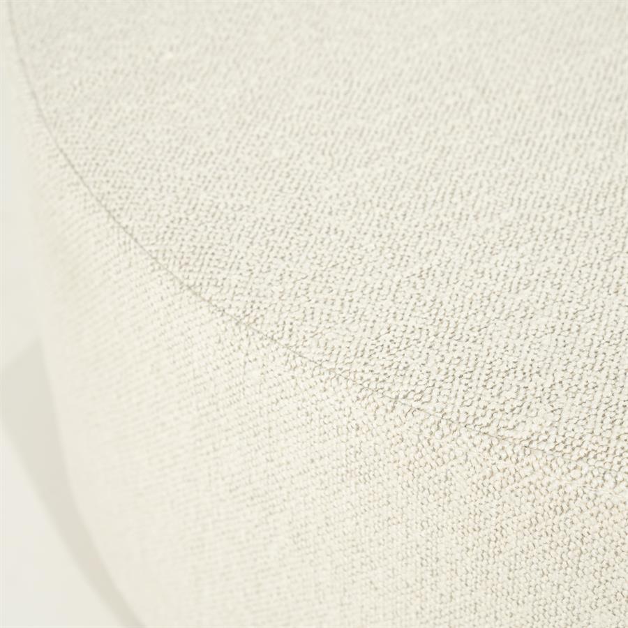Nahaufnahme des Pouf Avah large Mantz, mit Fokus auf die Stofftextur und eine subtile Naht - Eleonora