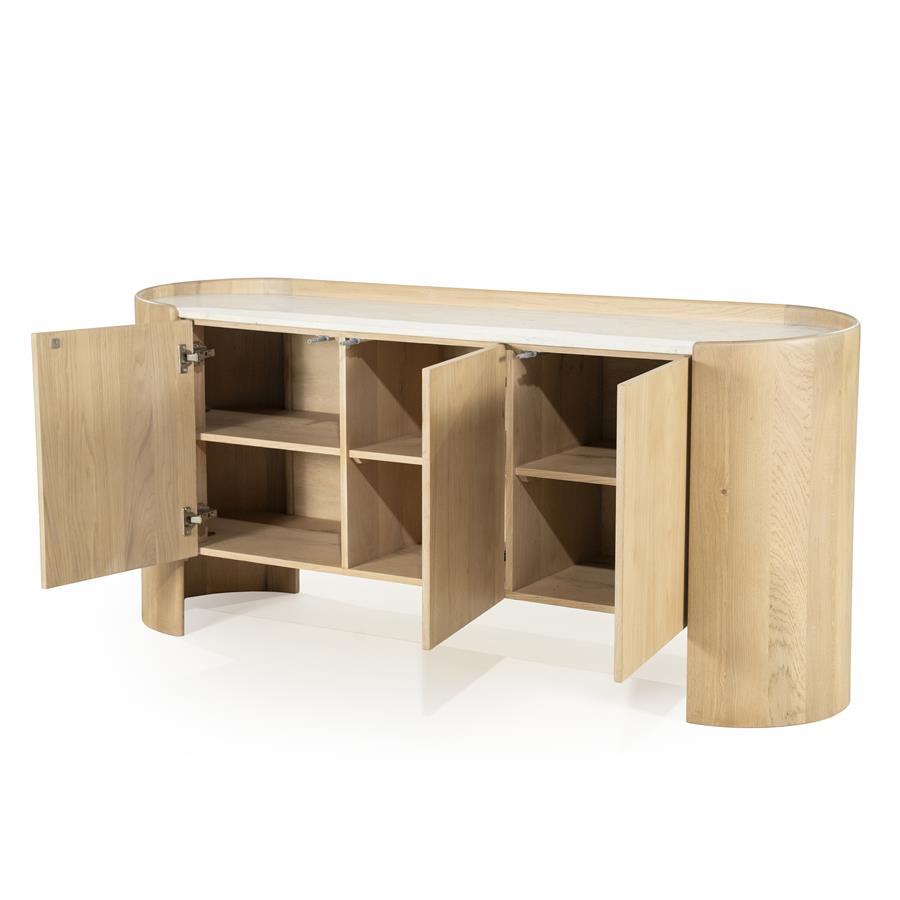 Sideboard Don Eichenholz auf weißem Hintergrund, mit geöffneten Türen und sichtbaren Regalböden - Eleonora