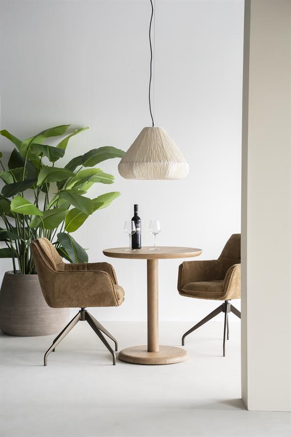 Bistrotisch Florent rund Mangoholz in einem hellen Studio mit zwei Stühlen und einer Pflanze - Eleonora