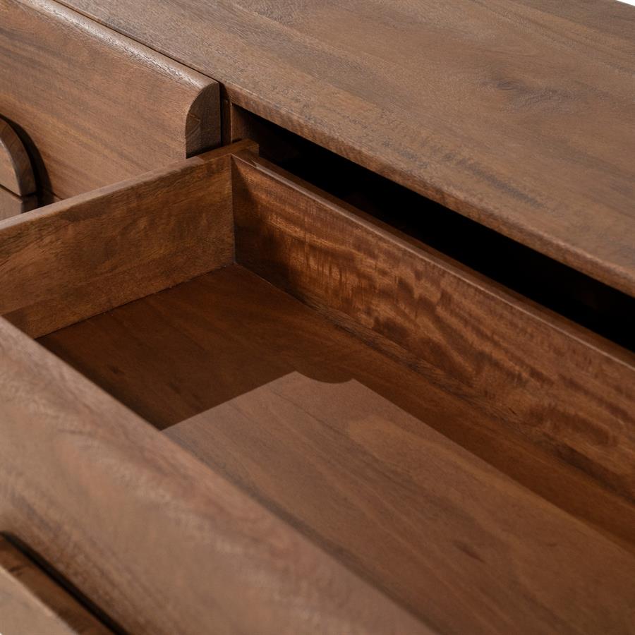 Detail des TV-Möbel Murphy Mangoholz mit einer geöffneten Schublade, die die Holzstruktur zeigt - Eleonora
