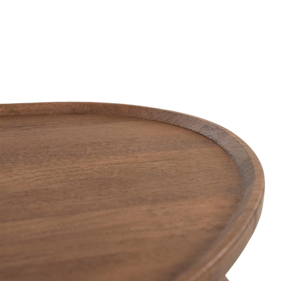 Detailaufnahme des Couchtisch Nino large Mangoholz, Nahaufnahme der runden Tischplatte - Eleonora