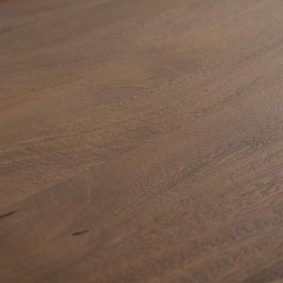Detailaufnahme der Platte des Couchtisches Nino large, mit der natürlichen Maserung des Mangoholzes - Eleonora