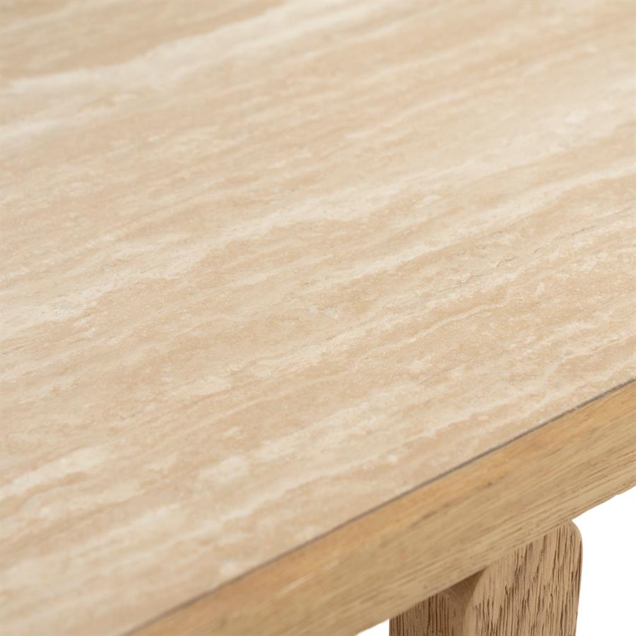 Detailaufnahme der hellen Eichenholzplatte des Couchtischs Vidar, mit sichtbarer Holzmaserung - Eleonora