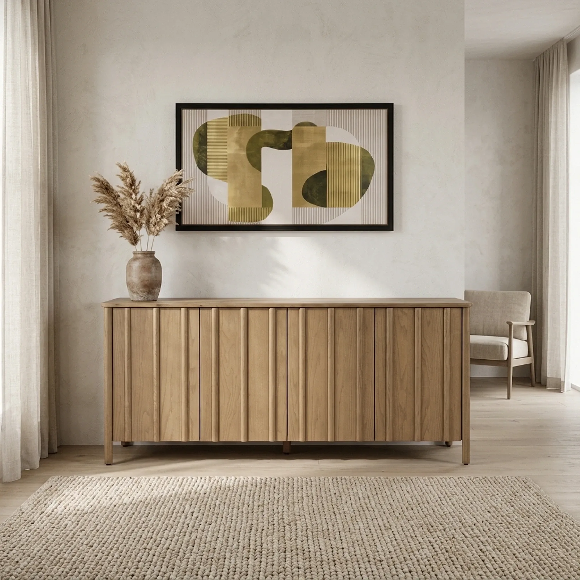 Sideboard Jake Eiche in einem hellen Wohnzimmer mit einem abstrakten Gemälde und einem Teppich - Eleonora