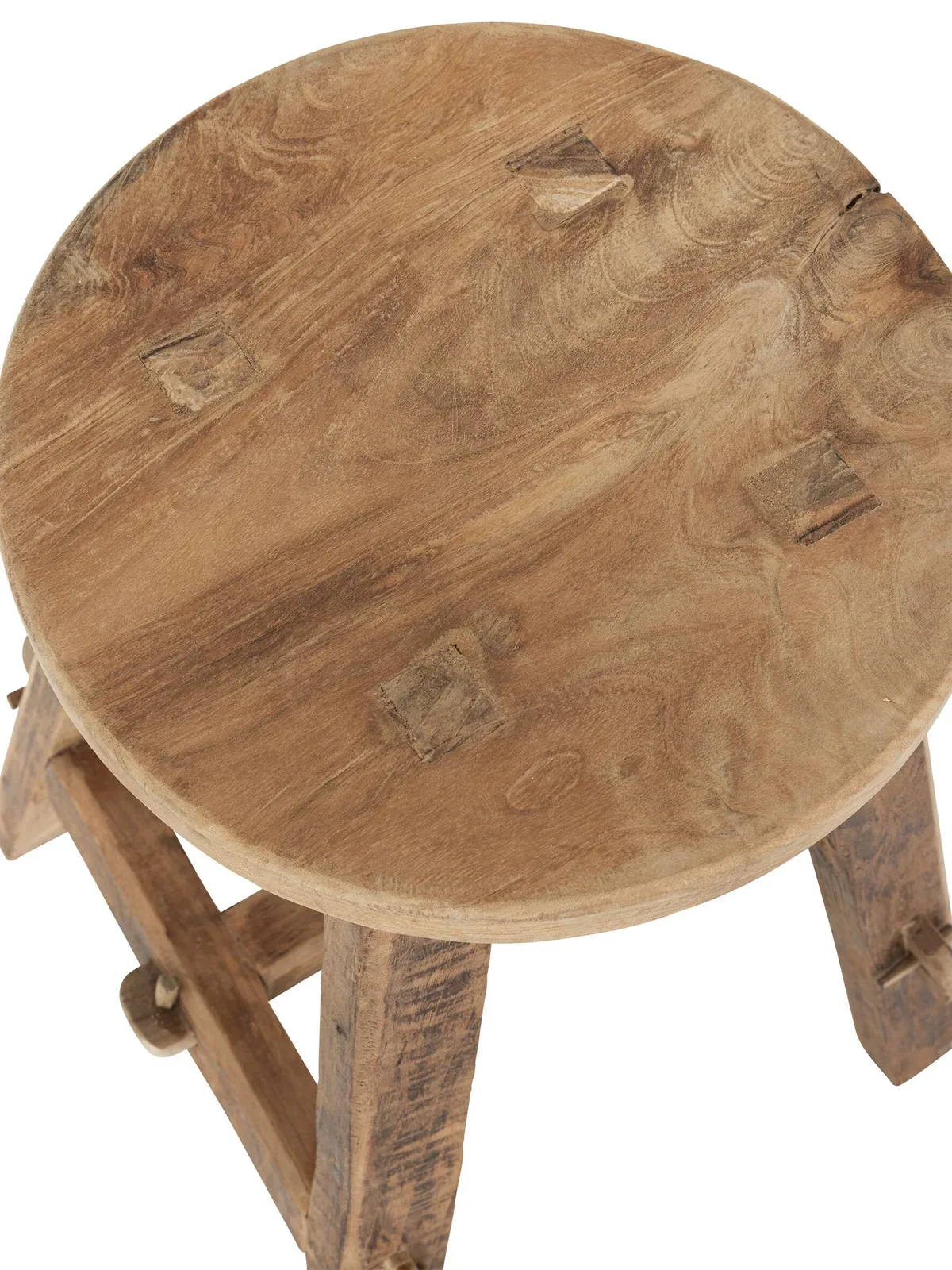 Draufsicht des Hockers Agung, ein runder Holzhocker mit quadratischen Details auf weißem Hintergrund - MUST Living