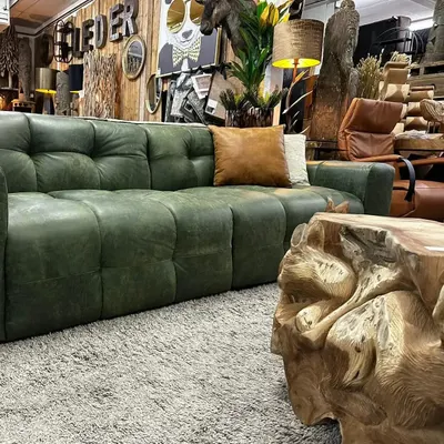 Bank Amsterdam 250cm in concrete leder direct leverbaar 👇 https://mokana.nl/bankstellen/leren-banken/bank-amsterdam-led