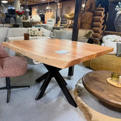 SALE Boomstamtafel Nando massief acaciahout 120x100 en 140x100 nu laatste voorraad voor €349,00 https://mokana.nl/tafels