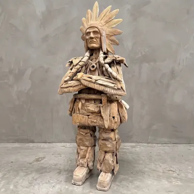 https://mokana.nl/products/houten-figuur-met-verentooi
