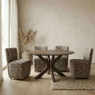 De Brix Montreaux Brown eetkamertafel combineert een organische vorm met een vernieuwend design, wat zorgt voor een eige
