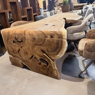 Unieke Boomstamtafel massief suarhout met dubbele waterval .