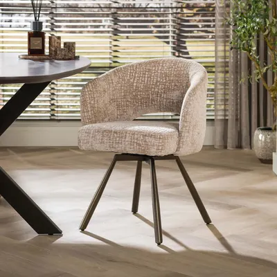 Draaibare armstoel Salon Cross, Monti zand-bruin met snelle levertijd voor €139 https://mokana.nl/stoelen/eetkamerstoele