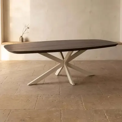 Deens ovale eettafel Madison Bruin Poot Zand Mangohout 200 cm van Starfurn is uitgevoerd in mangohout en metaal https://
