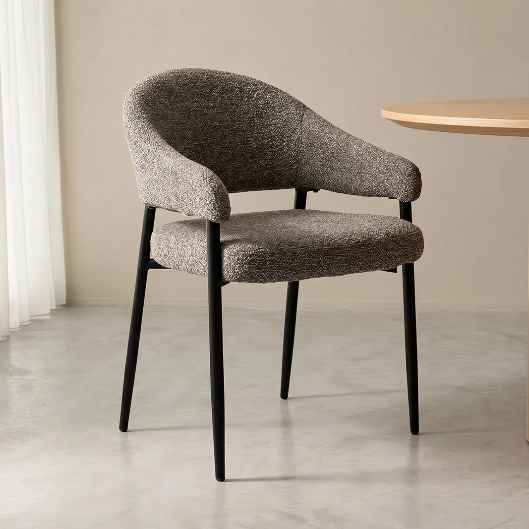 LABEL51 Esszimmerstuhl Sora zwart metaal in Royal Boucle Mushroom
