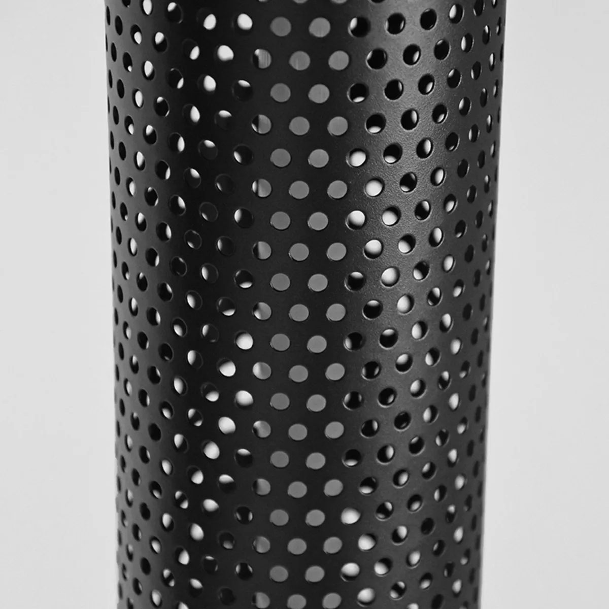 LABEL51 Tafellamp Tube in Zwart metaal, detail 5