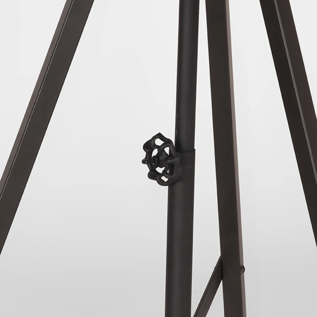 LABEL51 Vloerlamp Twine in Zwart metaal, detail 2