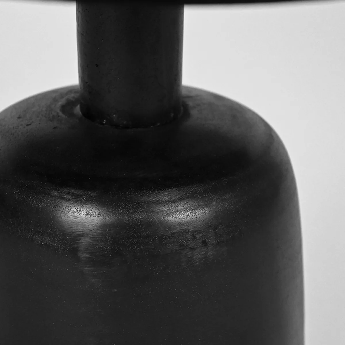 LABEL51 Beistelltisch Wink 50 cm in Zwart metaal, Detail 2
