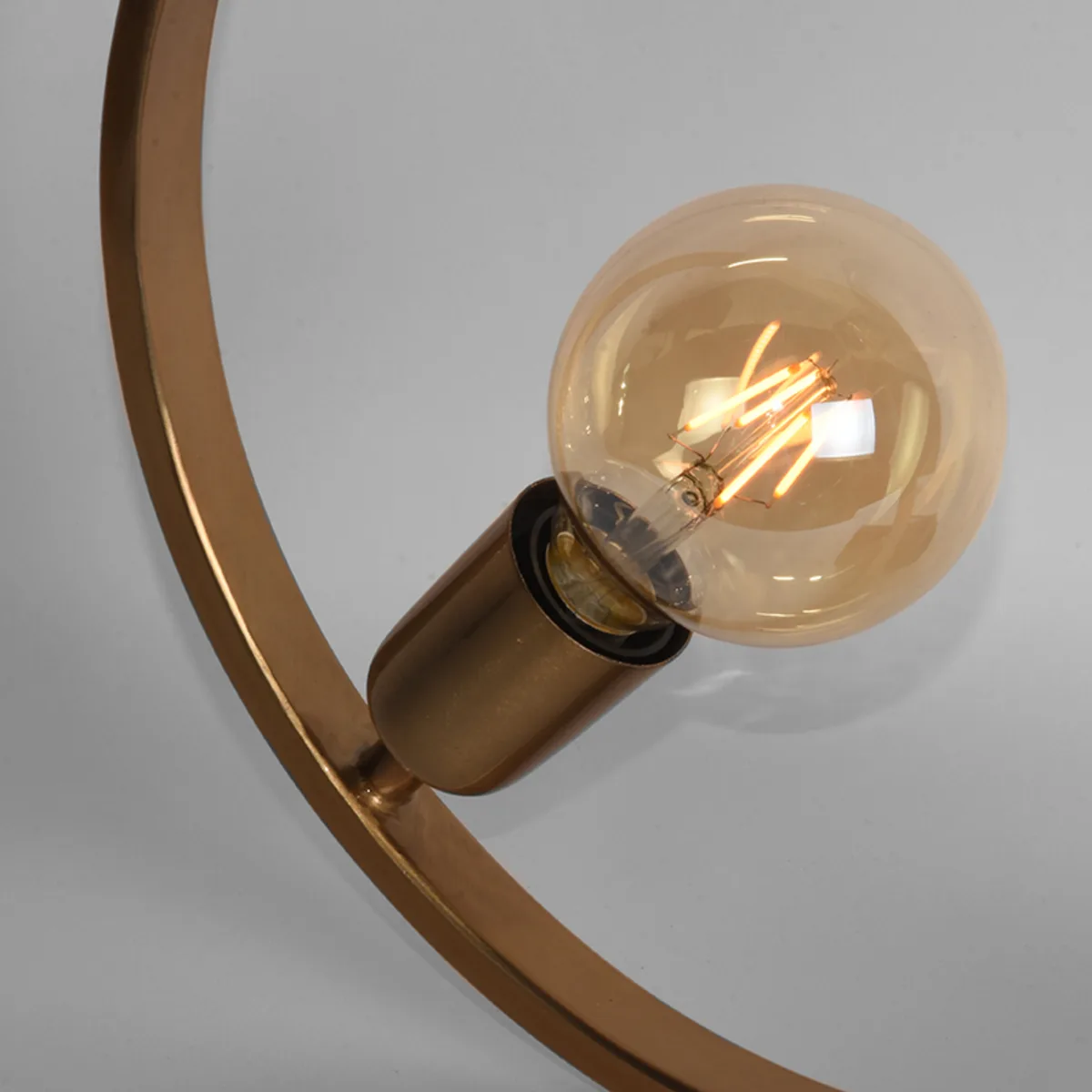 LABEL51 Tafellamp Ring in Antiek Goud, detail 2