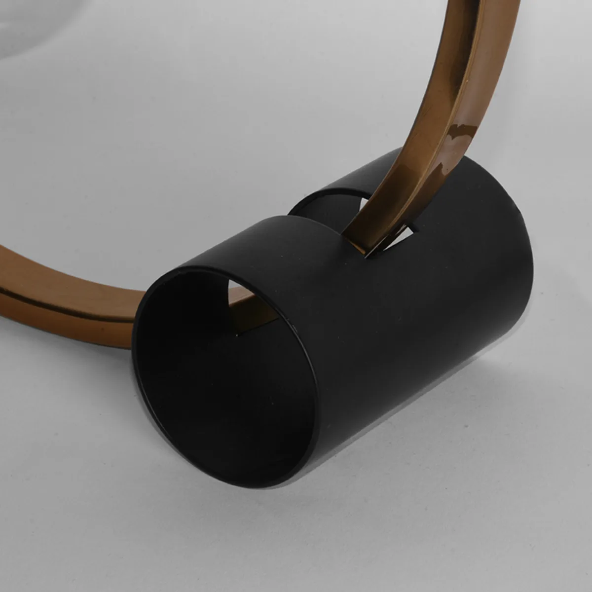 LABEL51 Tafellamp Ring in Antiek Goud, detail 3