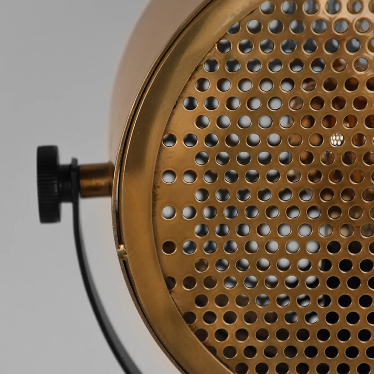 LABEL51 Tafellamp Muse in Antiek Goud, detail 4