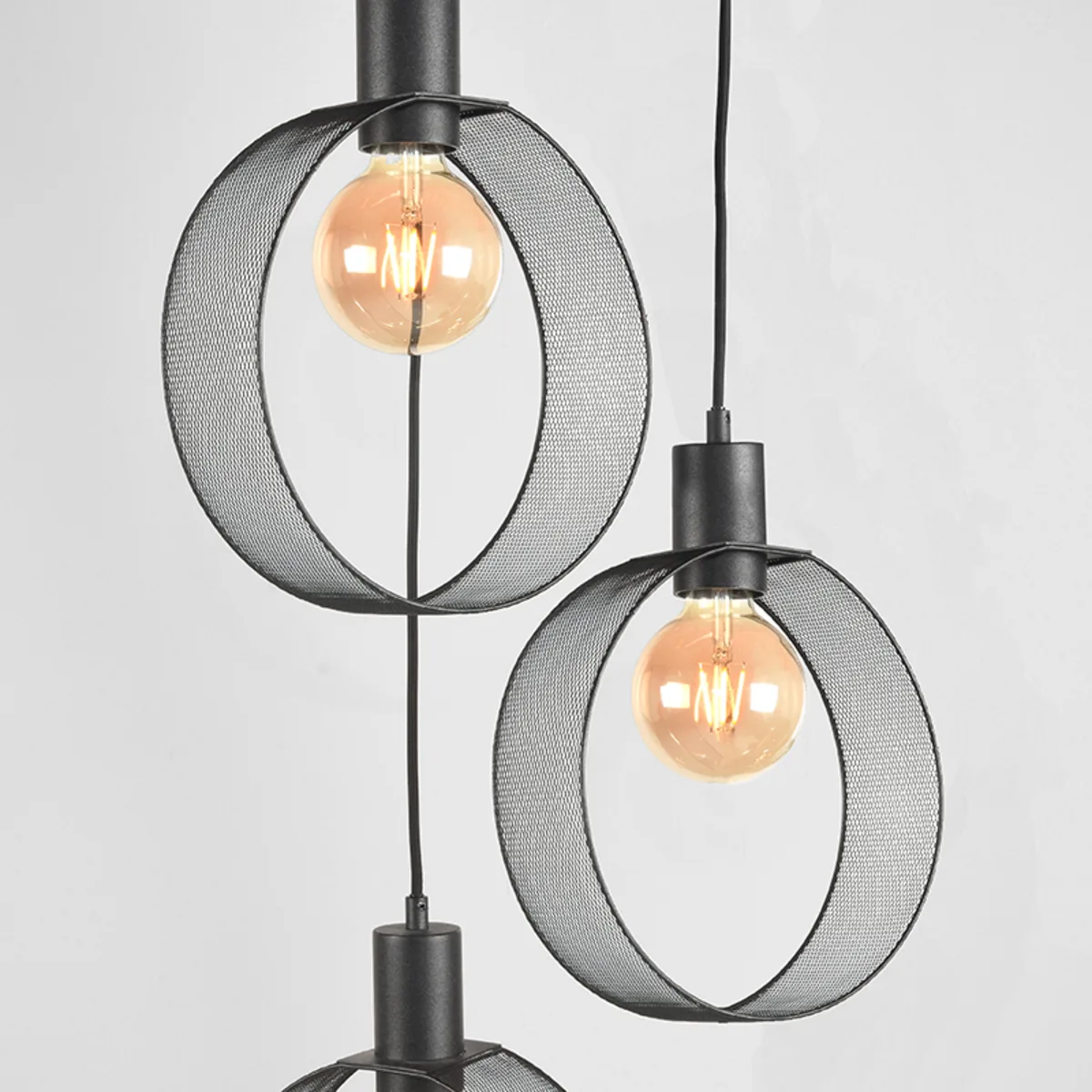 LABEL51 Hanglamp Ronda 3-lichts in Zwart metaal, detail 2