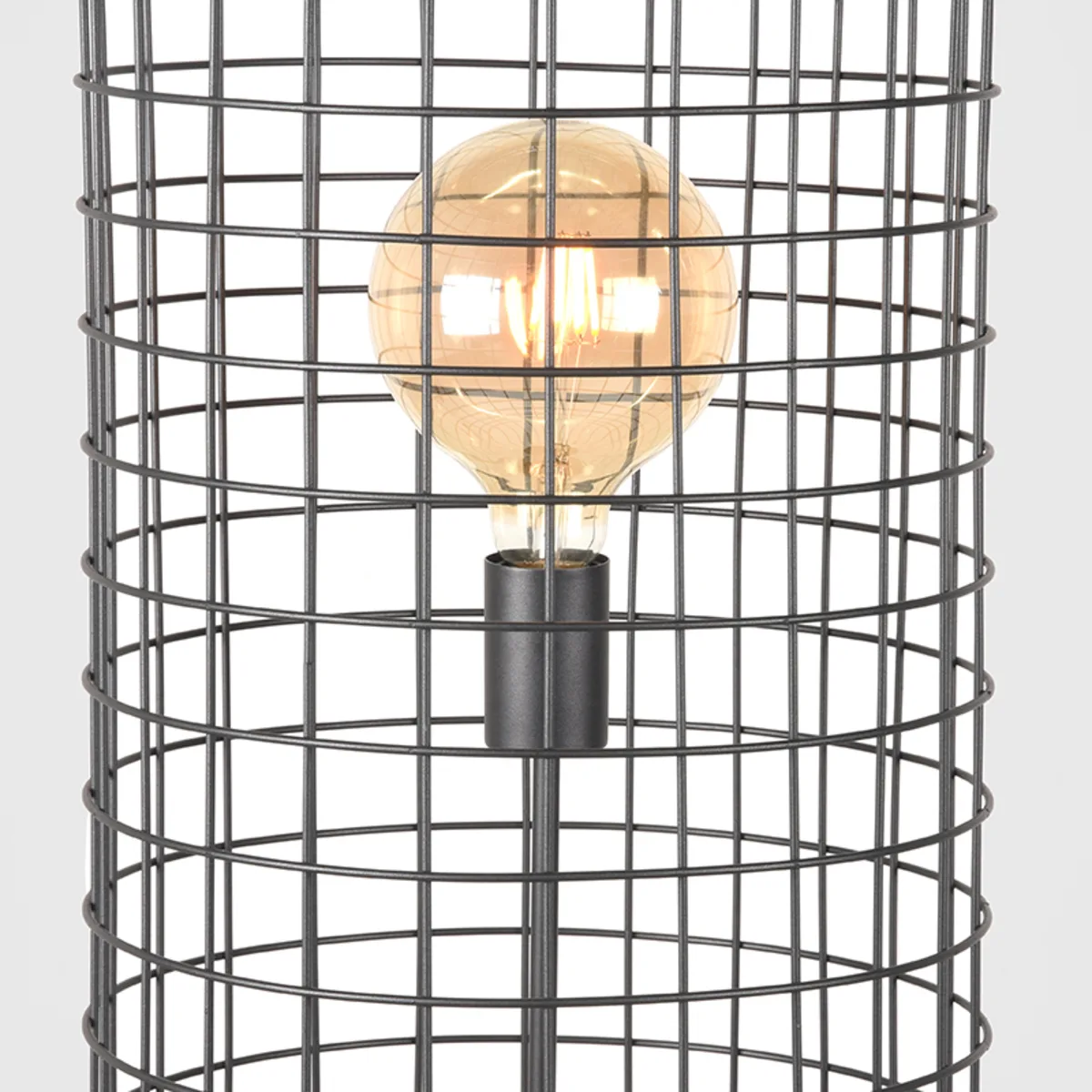 LABEL51 Vloerlamp Solido in Zwart metaal, detail 2