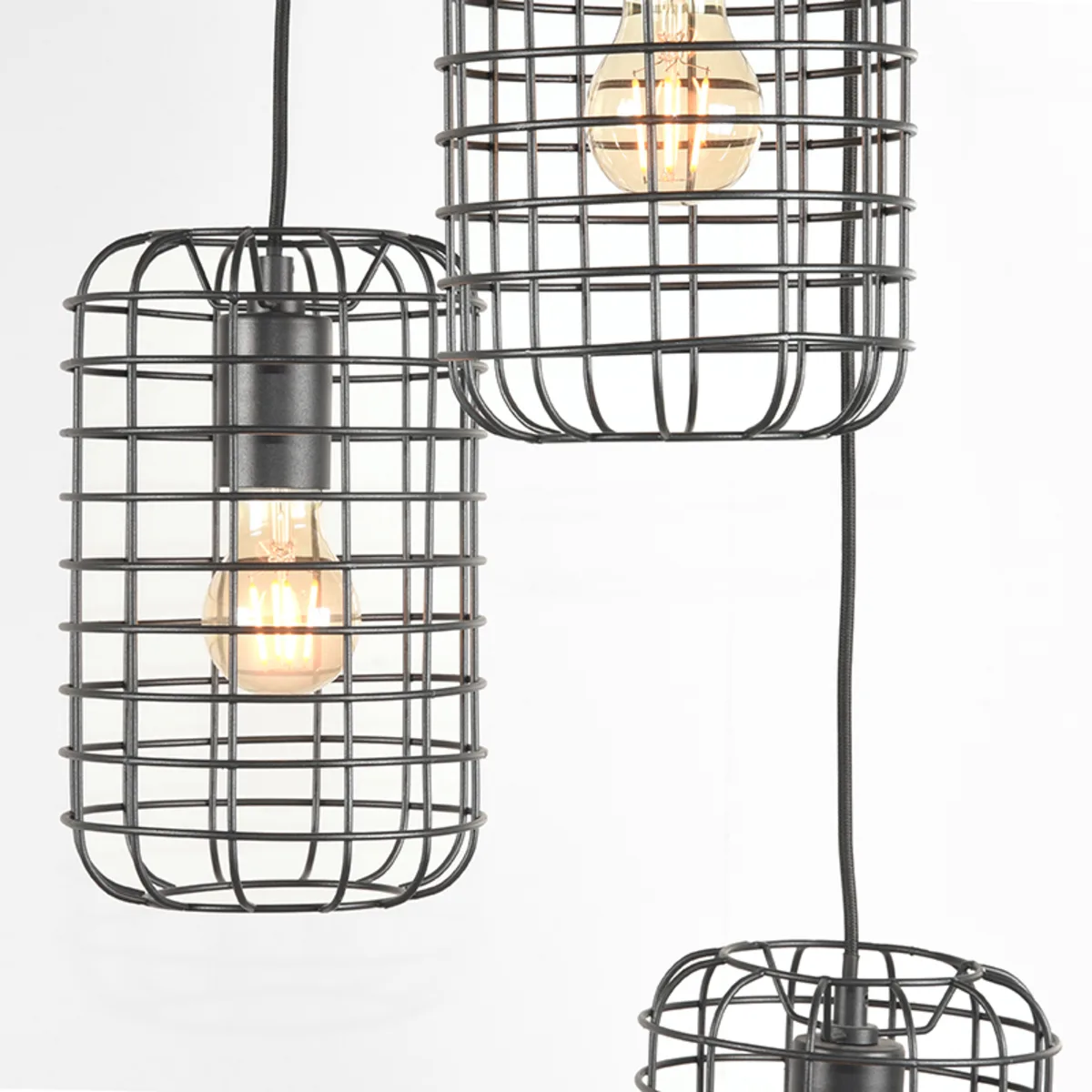 LABEL51 Hanglamp Solido 3-lichts in Zwart metaal, detail 1