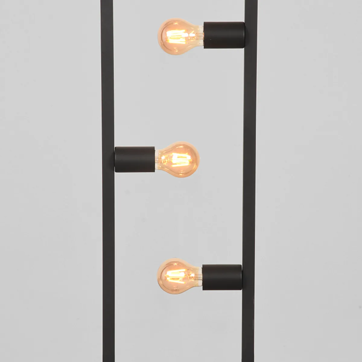 LABEL51 Vloerlamp Quadrato in Zwart metaal, detail 4