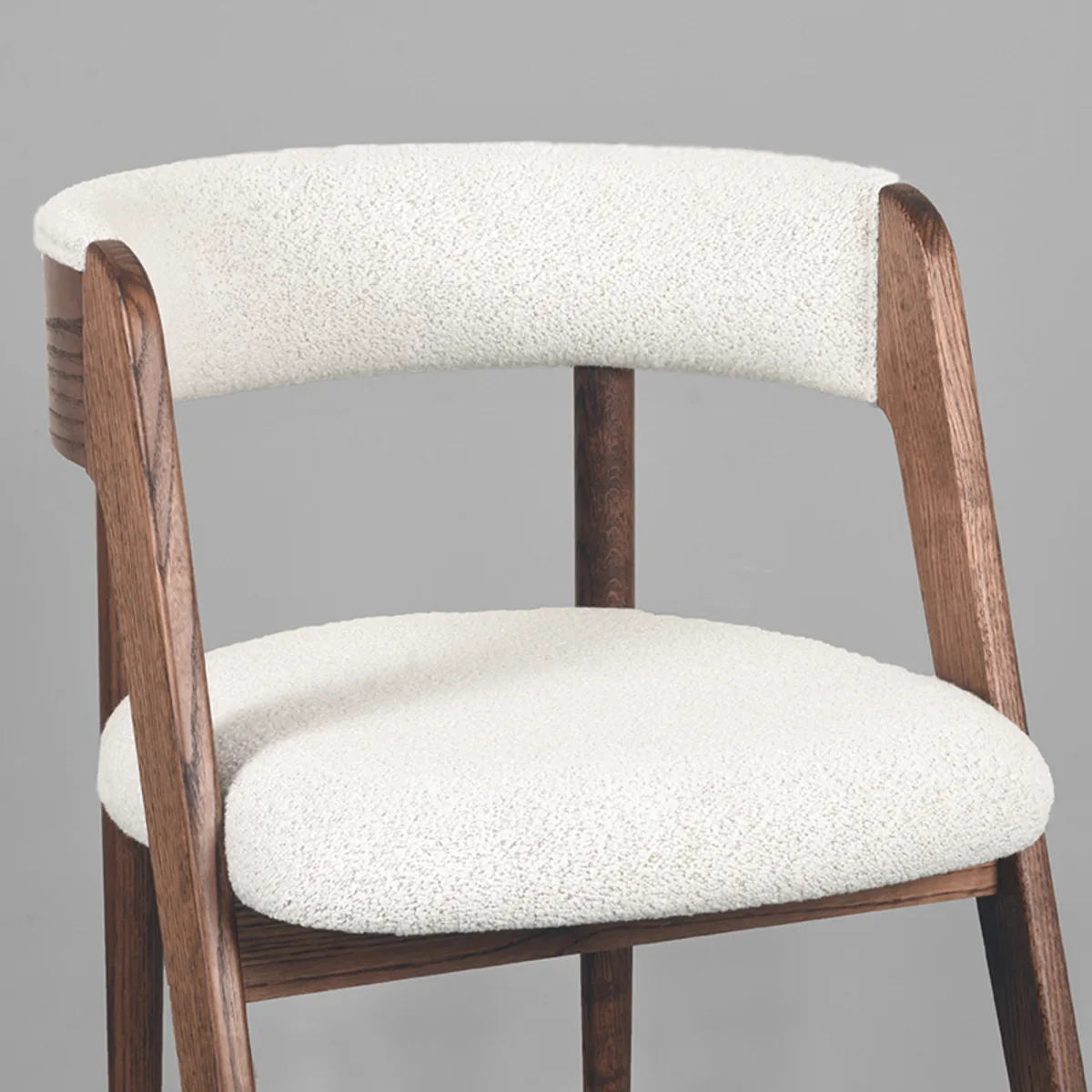 LABEL51 dining chair Sasha walnoot wood