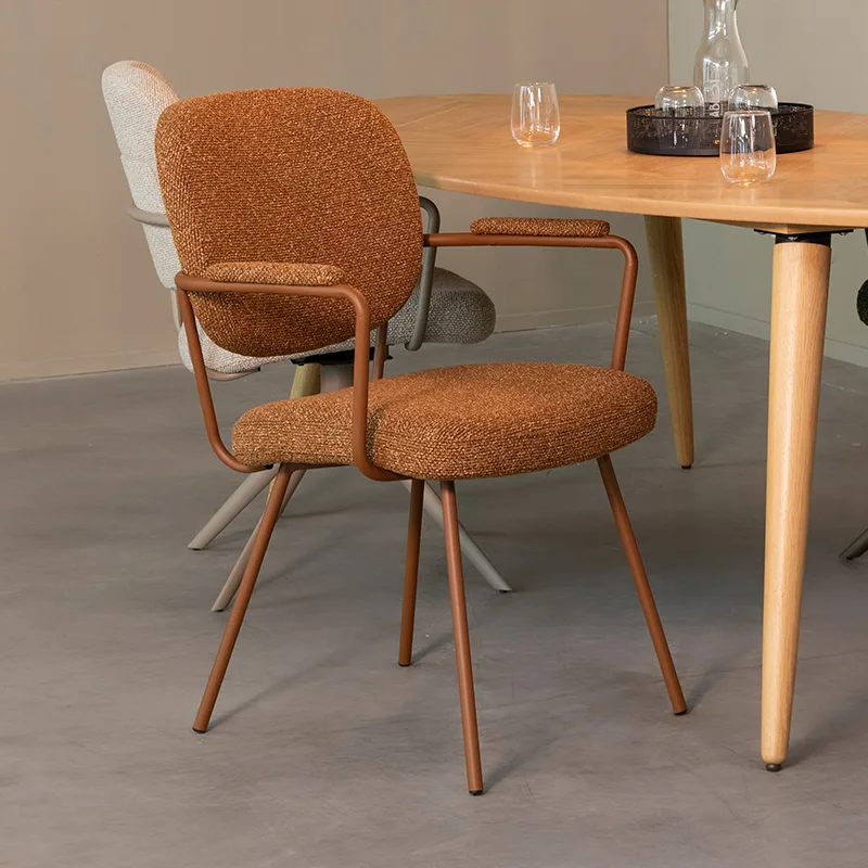 LABEL51 Esszimmerstuhl Lausanne rust metaal in Royal Boucle Coral