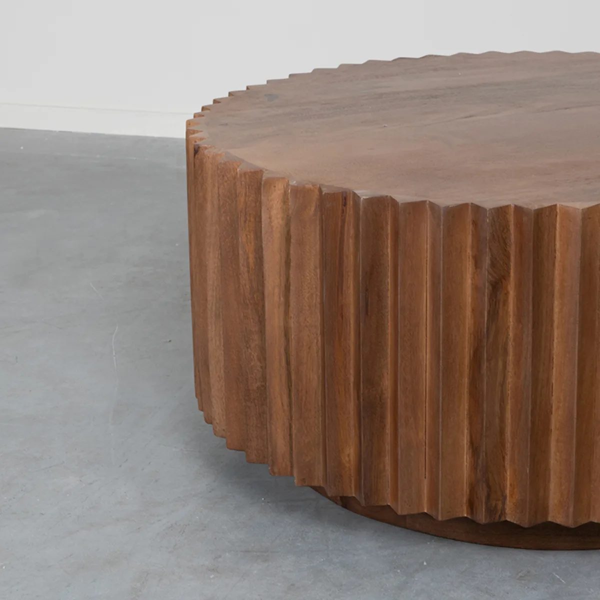 LABEL51 Couchtisch Novan 70 cm, rond in Nature Smooth, Detail 1