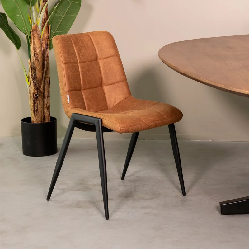 LABEL51 Esszimmerstuhl Noor zwart metaal in Microsuede Cognac