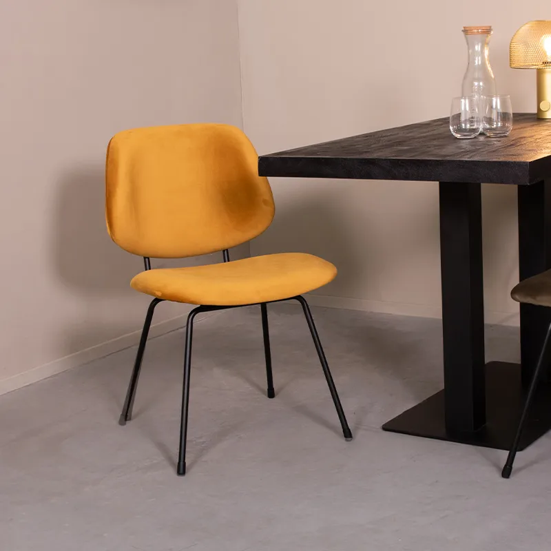 LABEL51 Esszimmerstuhl Bello zwart metaal in Fluweel Oker