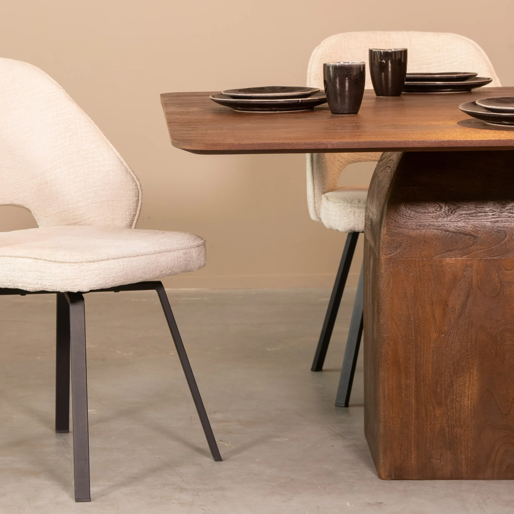 LABEL51 Eetkamertafel Ingo 130 cm, vierkant in Espresso mangohout