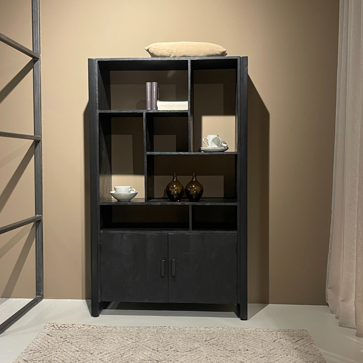 Schrank Norris 110cm (Mangoholz, Schwarz) - Livingfurn
