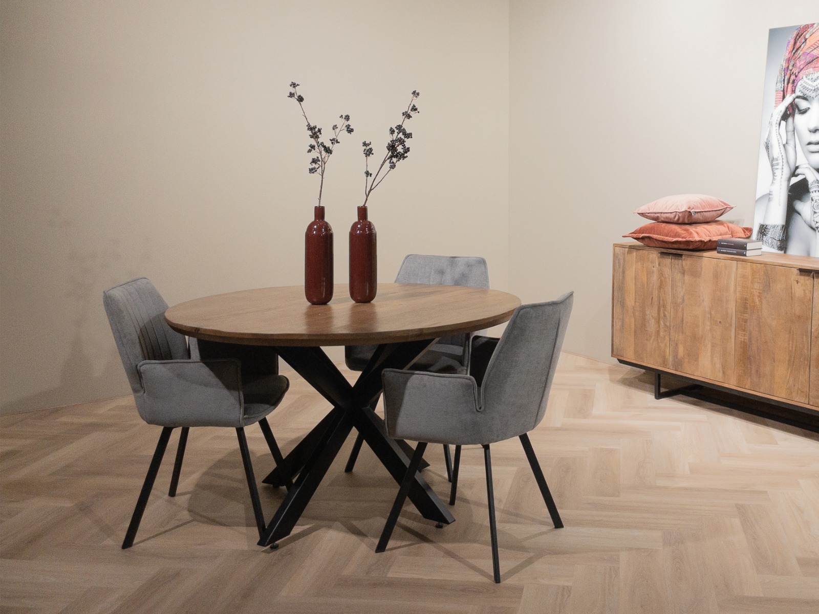 Jesper Round Dining Table 140cm - Livingfurn