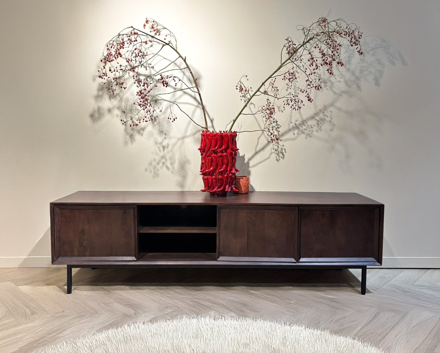 TV-Möbel Ravenstein Brown 180cm (Mangoholz, Braun) - Livingfurn