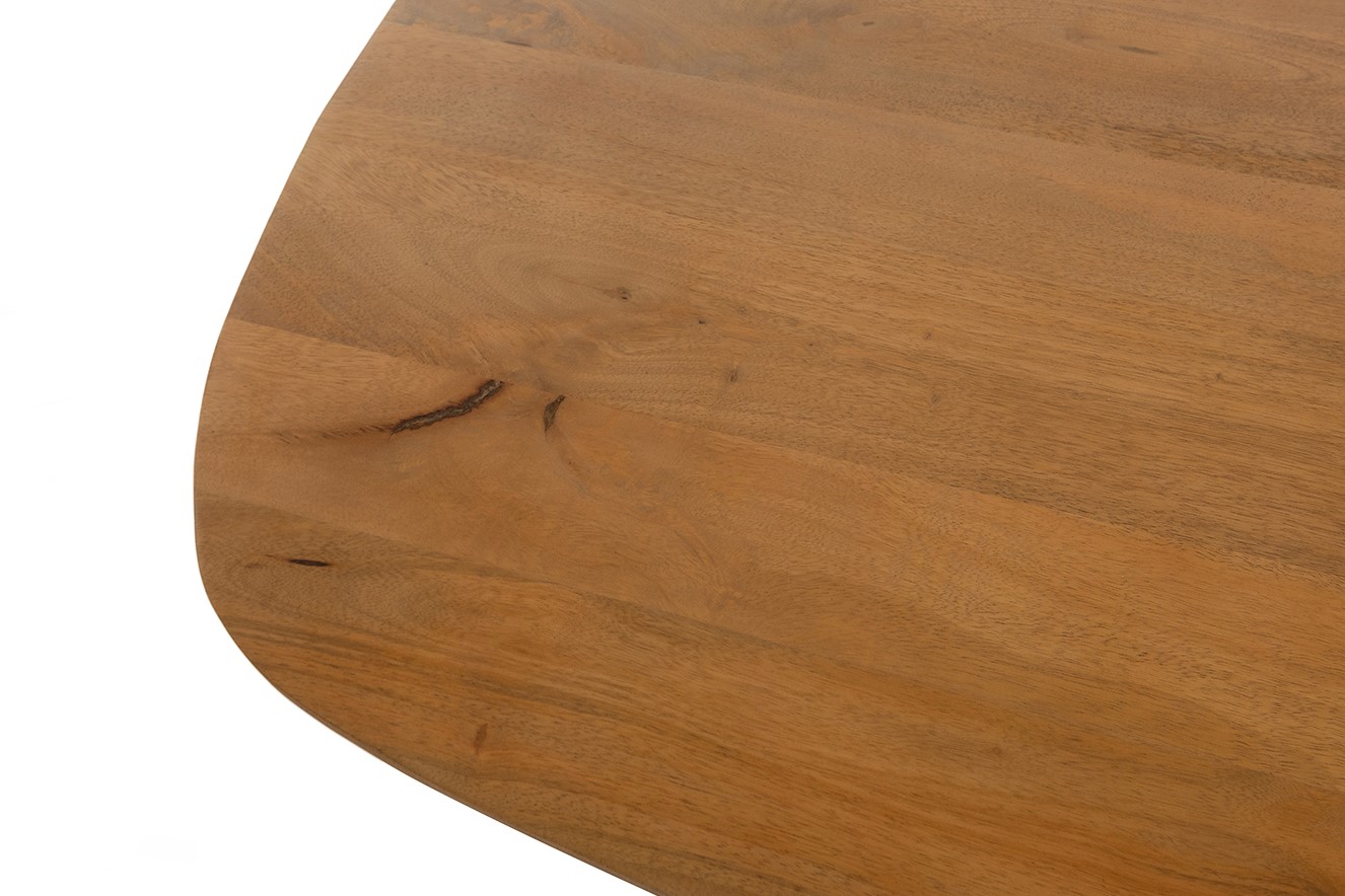 Detailansicht der glatten, natürlichen Mangoholzplatte des Couchtisch Dänisch oval 120 - MySons